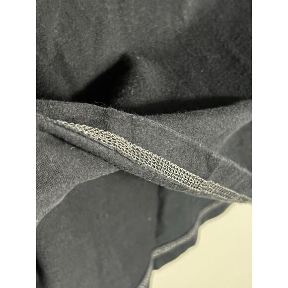 Vintage Disney Parks Santa Mickey Mouse T-Shirt M Black Christmas Retro Holiday - Picture 4 of 5